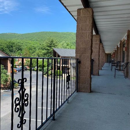 West Point Motel ハイランドフォールズ エクステリア 写真
