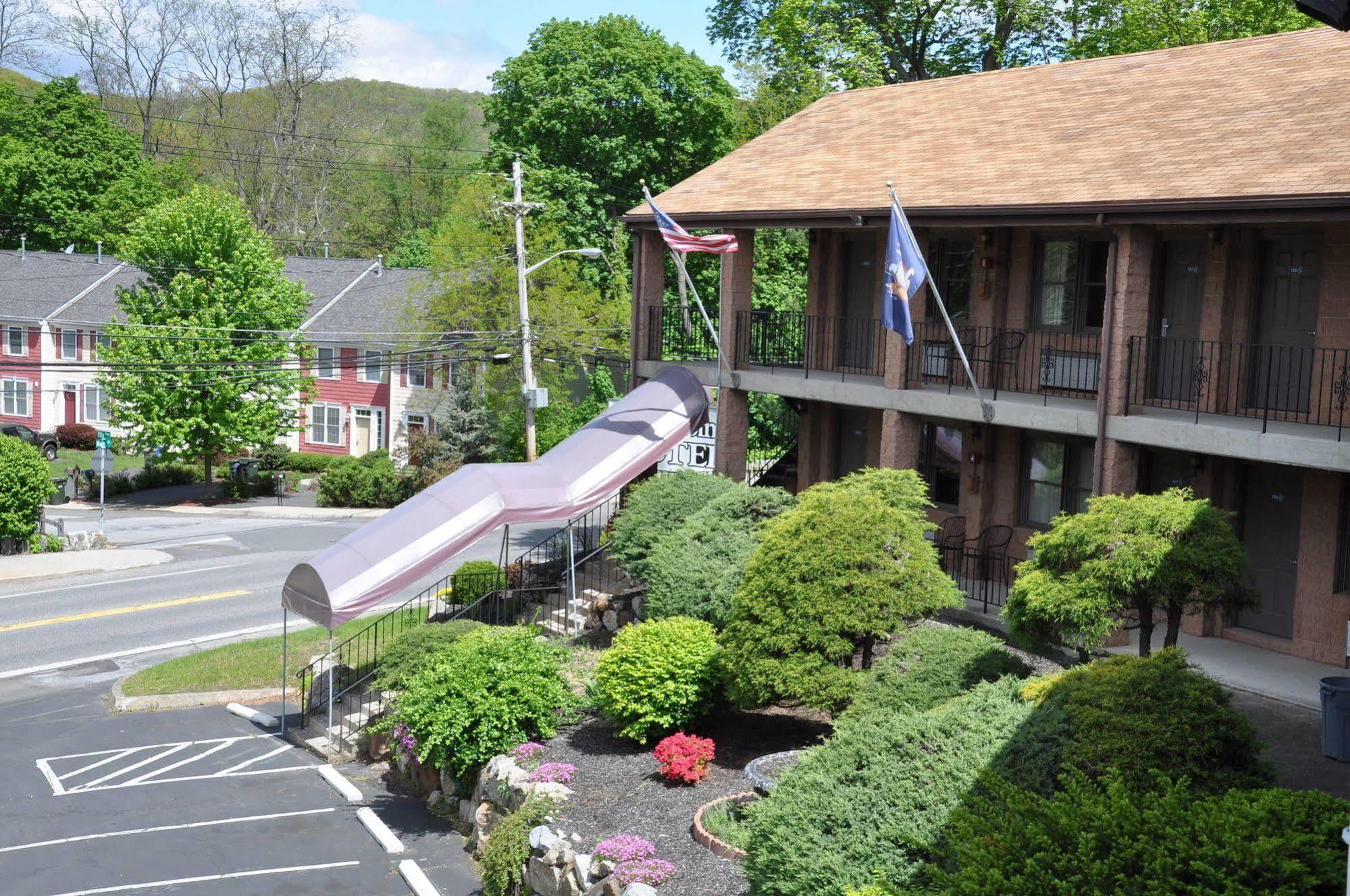 West Point Motel ハイランドフォールズ エクステリア 写真