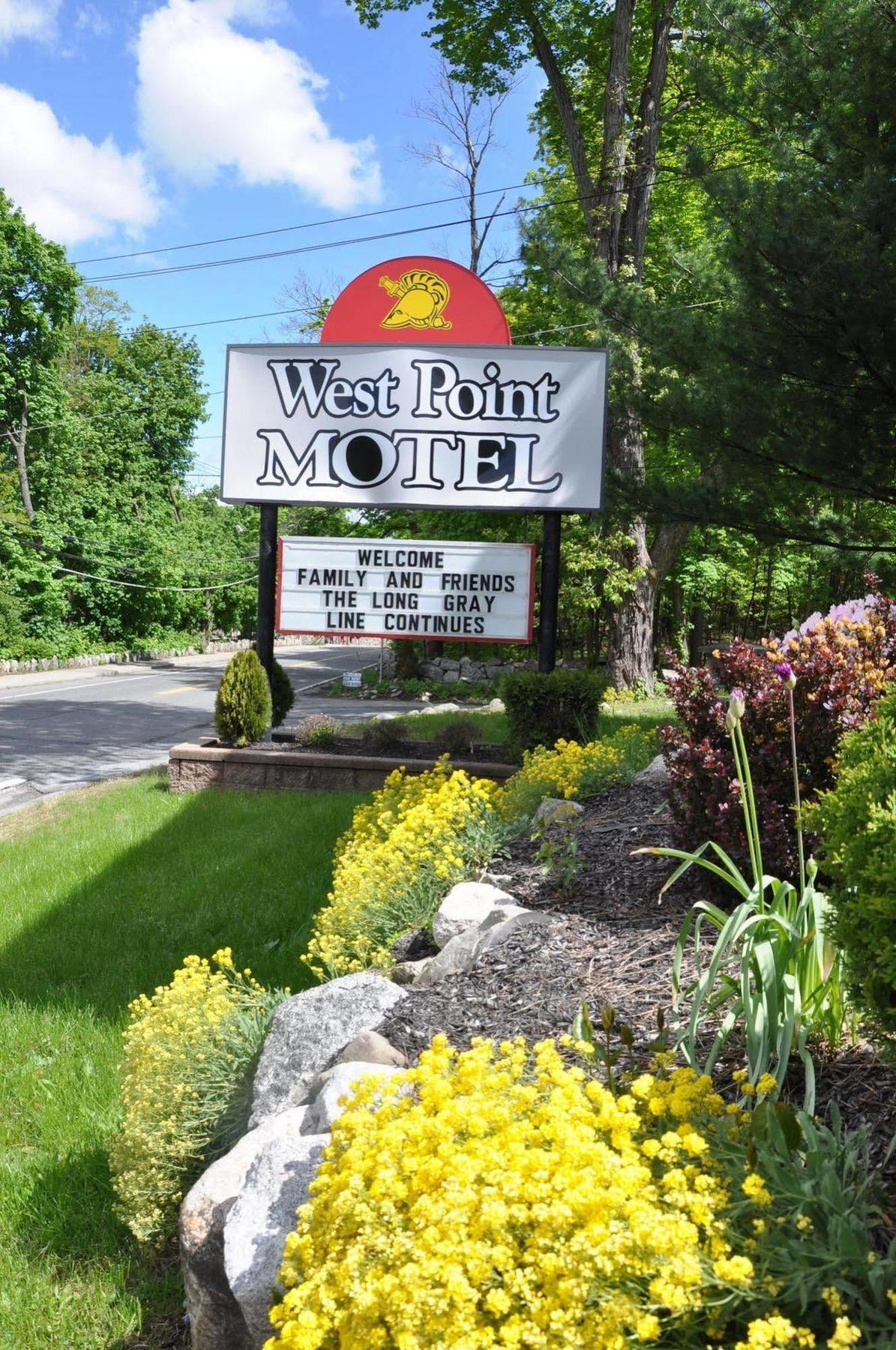 West Point Motel ハイランドフォールズ エクステリア 写真