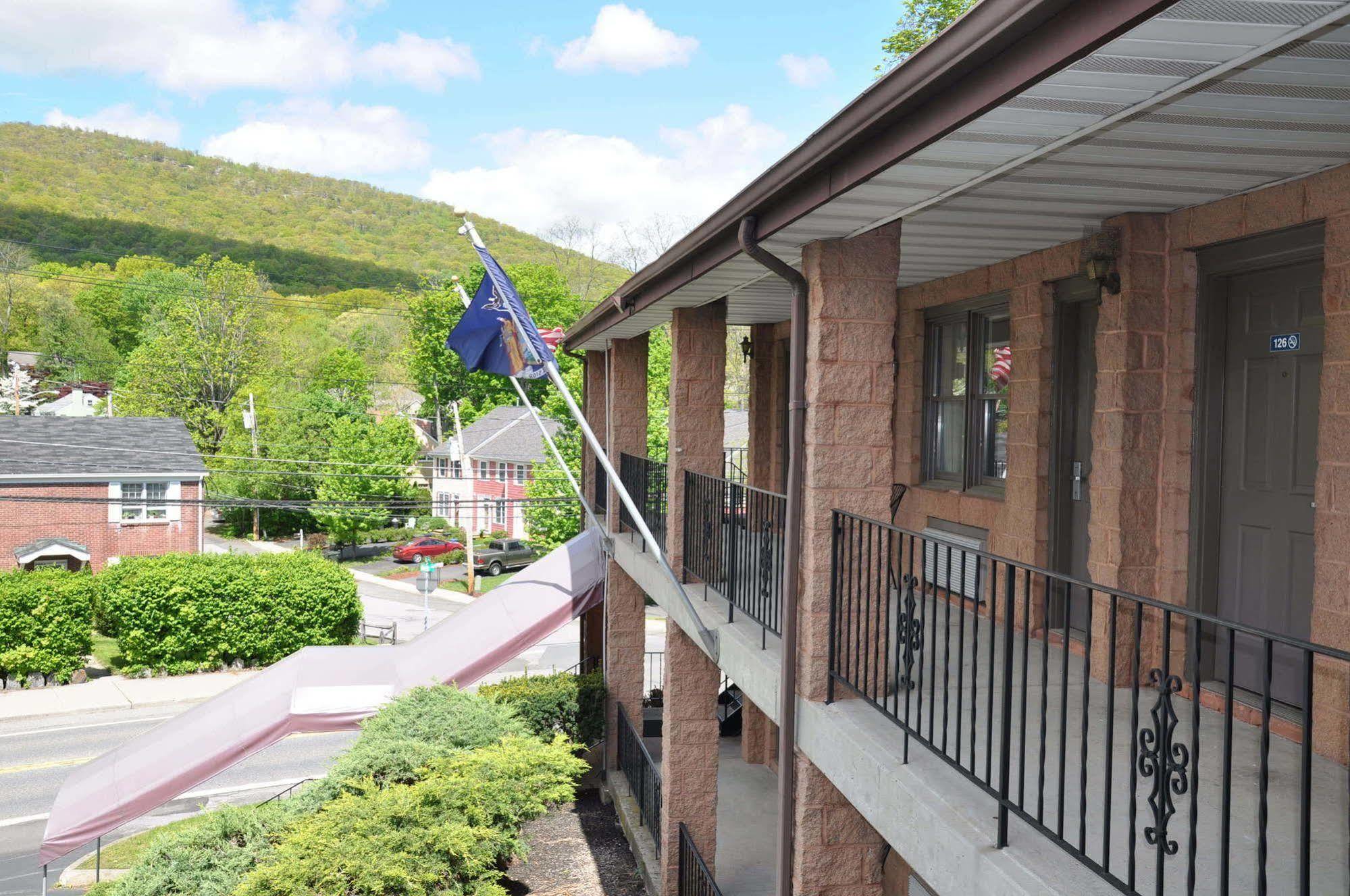 West Point Motel ハイランドフォールズ エクステリア 写真