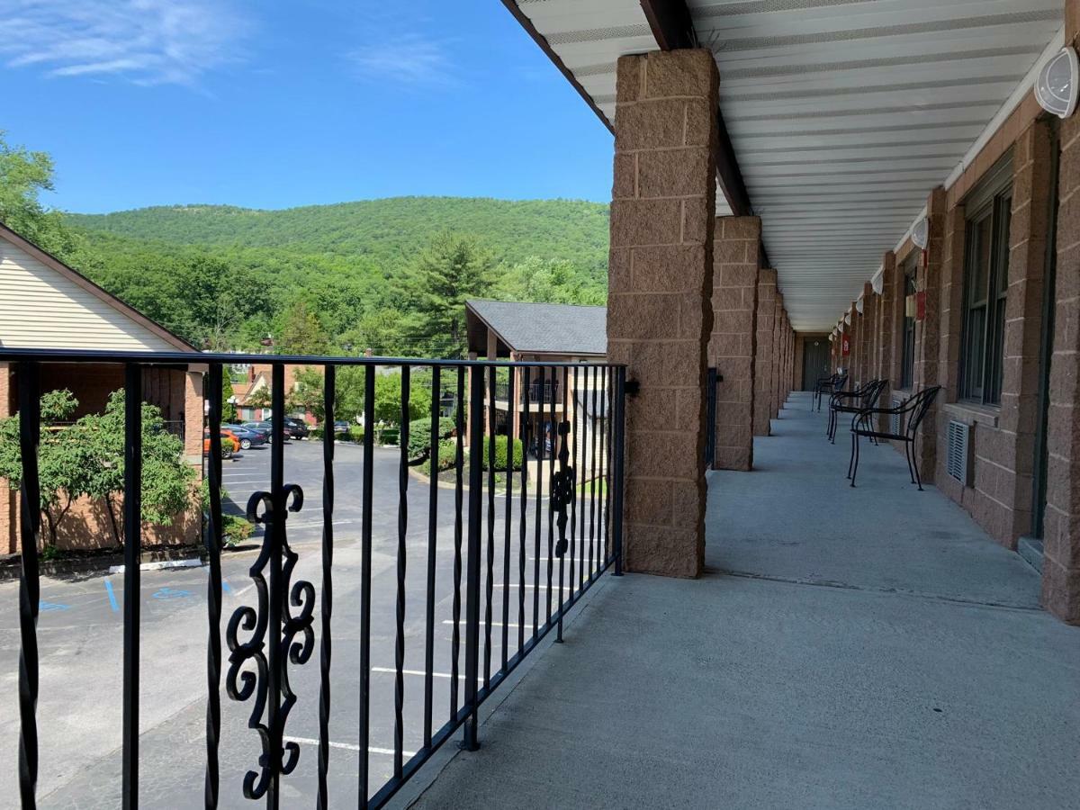 West Point Motel ハイランドフォールズ エクステリア 写真